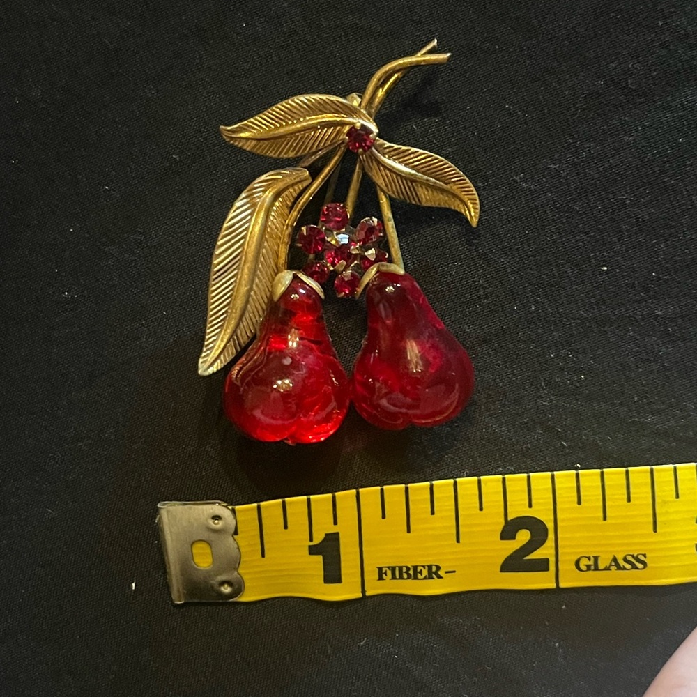Vintage Red Glossy Pear Austrian Fruit Brooch with Red Rhinestones - Picture 6 of 7